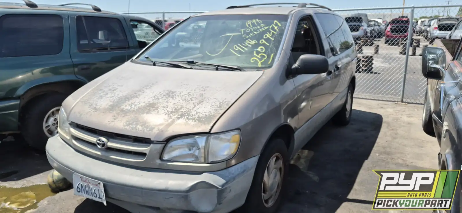 Photo of 1998 Toyota Sienna