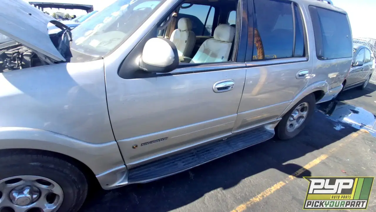 Photo of 2002 Lincoln Navigator