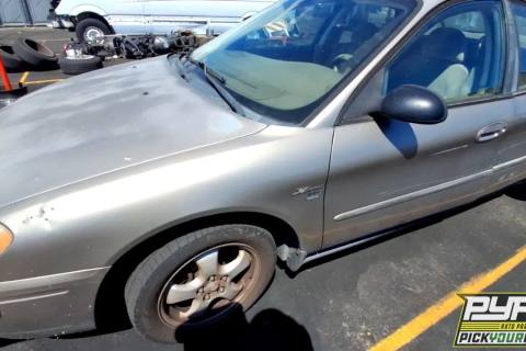 Photo of 2004 Ford Taurus