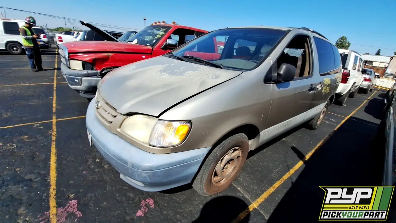 Photo of 2001 Toyota Sienna