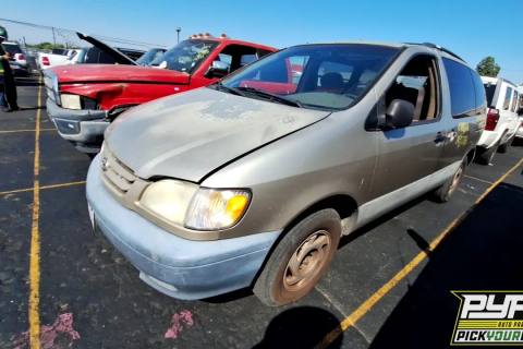 Photo of 2001 Toyota Sienna