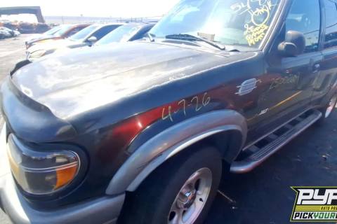 Photo of 2000 Ford Explorer