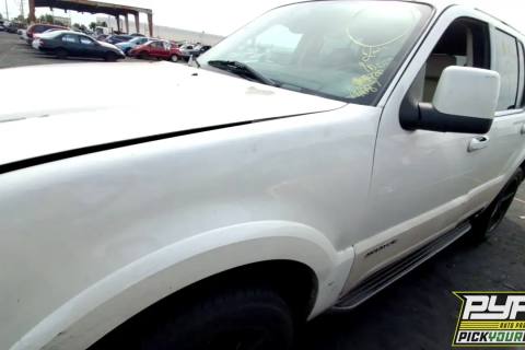 Photo of 2004 Lincoln Aviator