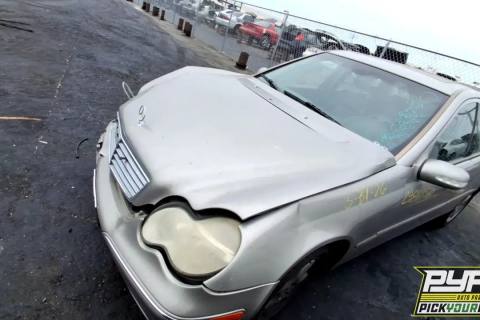 Photo of 2004 Mercedes-Benz C320