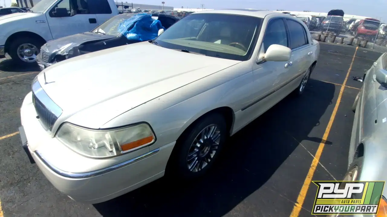 Photo of 2006 Lincoln Town Car