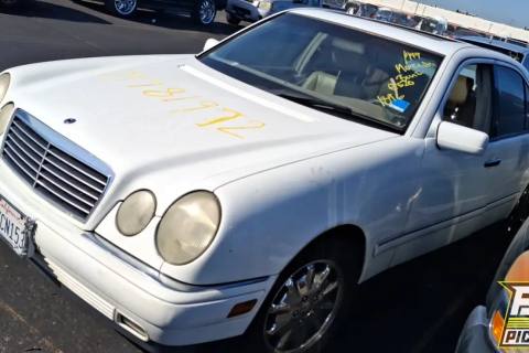 Photo of 1999 Mercedes-Benz E320