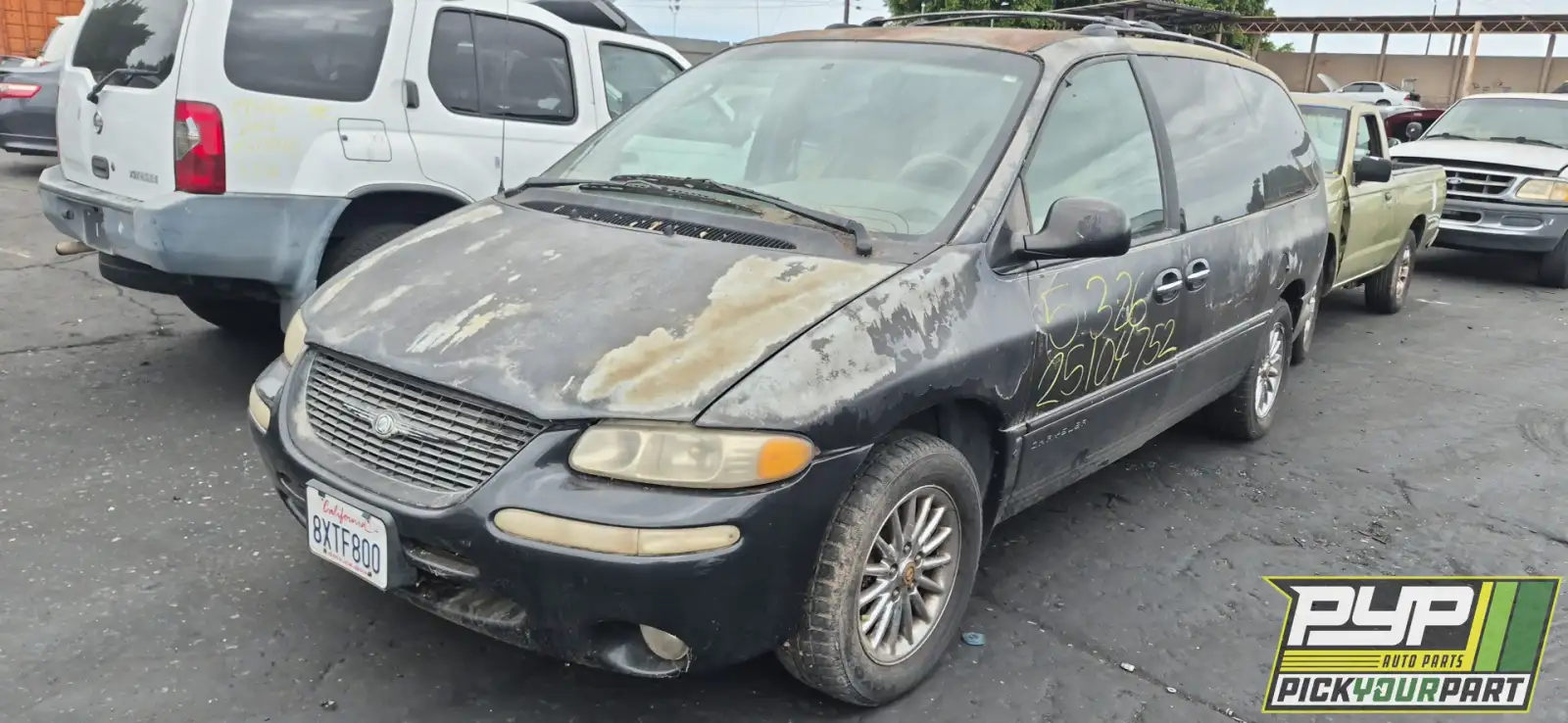 Photo of 1999 Chrysler Town & Country