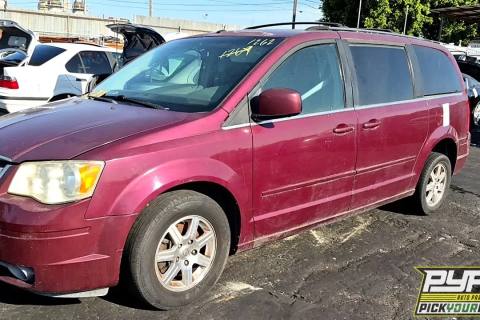 Photo of 2008 Chrysler Town & Country