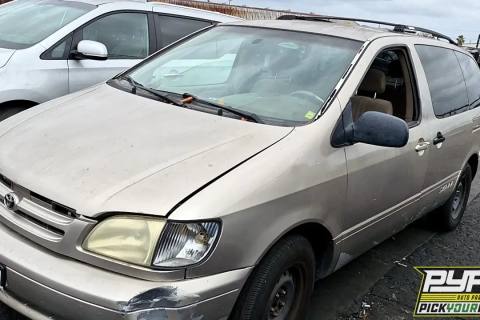 Photo of 2002 Toyota Sienna