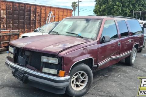 Photo of 1999 Gmc C1500 Suburban