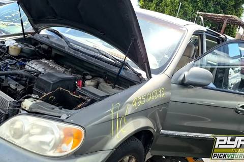 Photo of 2005 Kia Sedona