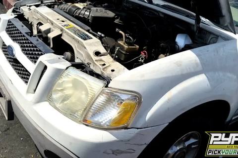 Photo of 2005 Ford Explorer Sport Trac
