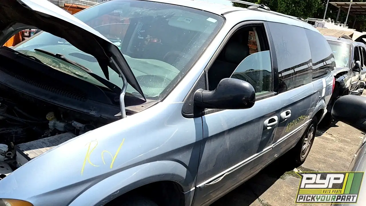 Photo of 2005 Chrysler Town & Country