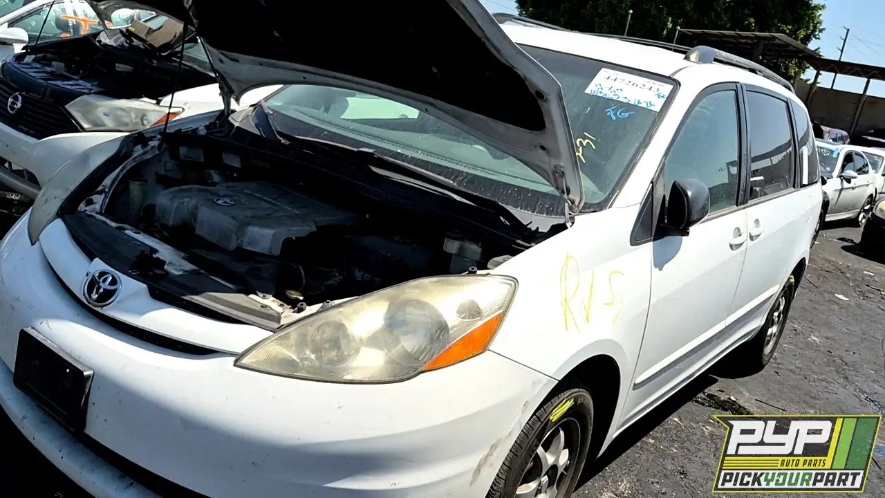 Photo of 2010 Toyota Sienna