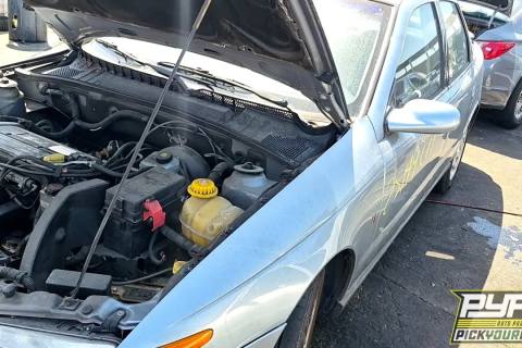 Photo of 2001 Saturn L200