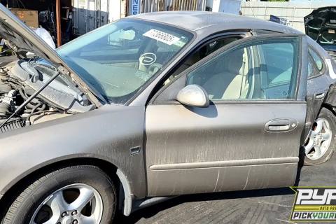 Photo of 2004 Ford Taurus