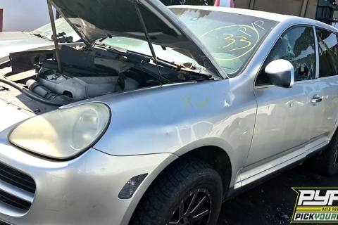 Photo of 2004 Porsche Cayenne