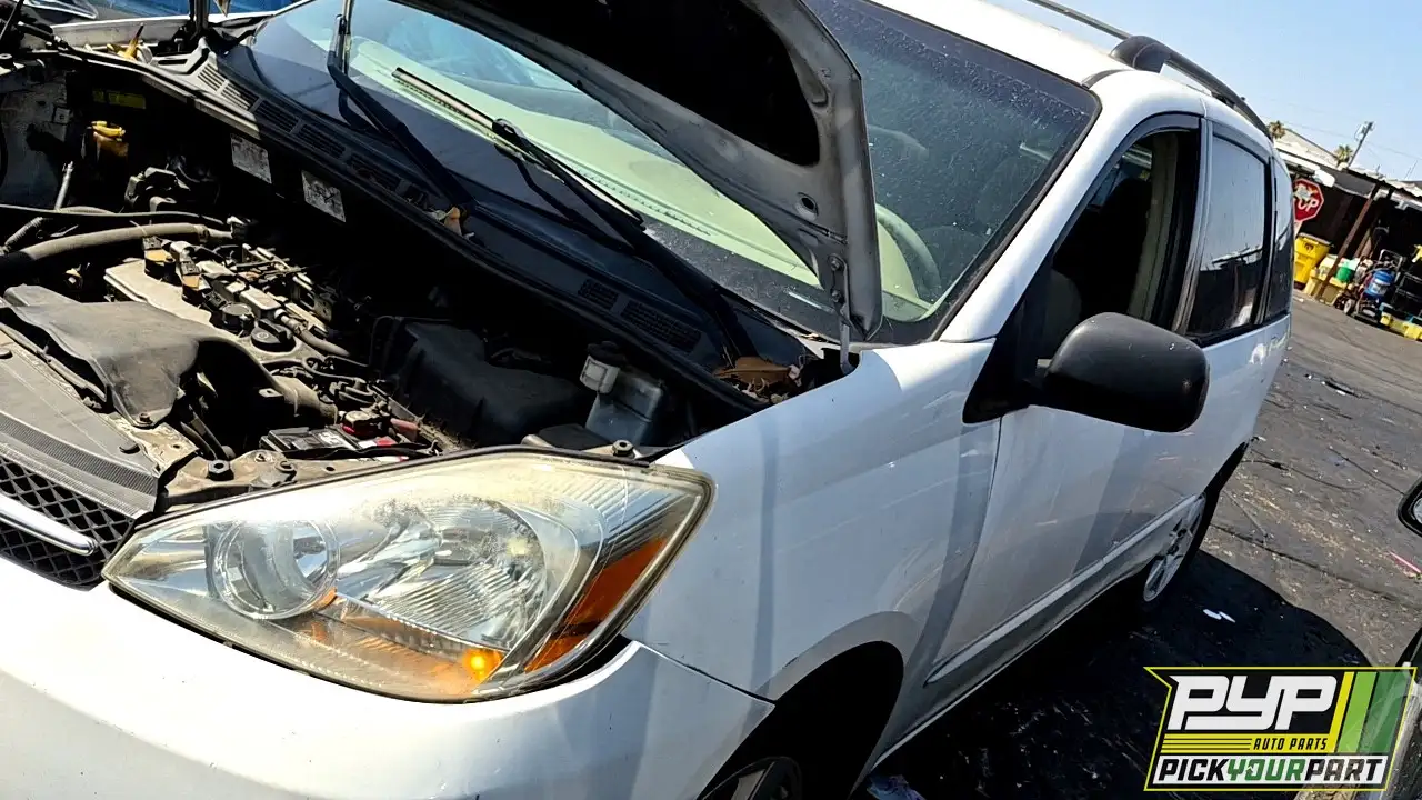 Photo of 2004 Toyota Sienna