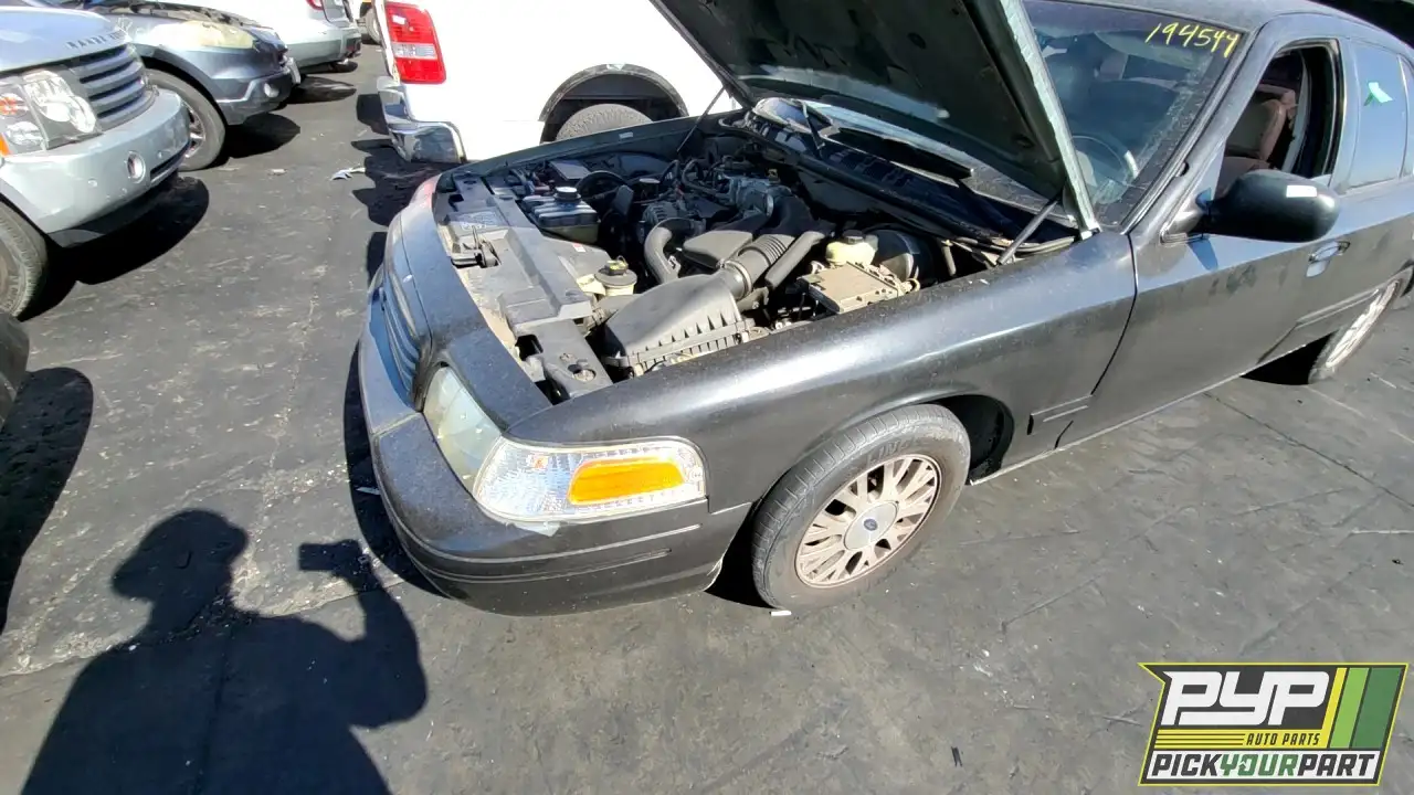 Photo of 2005 Ford Crown Victoria