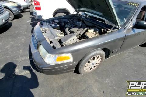 Photo of 2005 Ford Crown Victoria