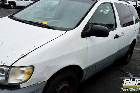 Photo of 2000 Toyota Sienna