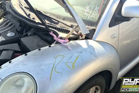 Photo of 2000 Volkswagen Beetle