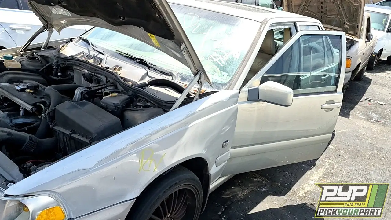 Photo of 2000 Volvo S70