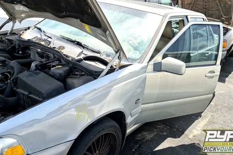Photo of 2000 Volvo S70