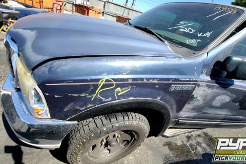 Photo of 2002 Ford Excursion