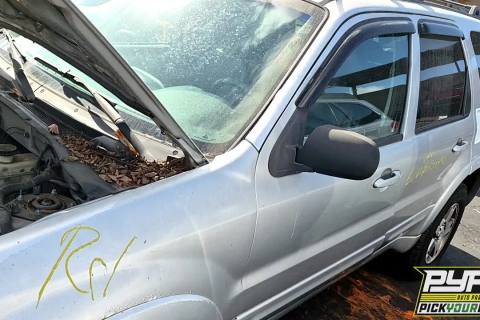 Photo of 2005 Ford Escape