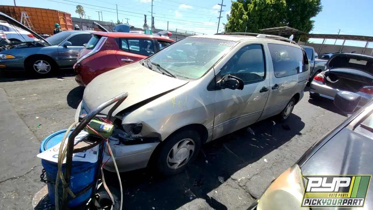 Photo of 2001 Toyota Sienna