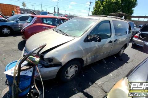 Photo of 2001 Toyota Sienna