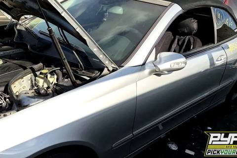 Photo of 2005 Mercedes-Benz Clk320
