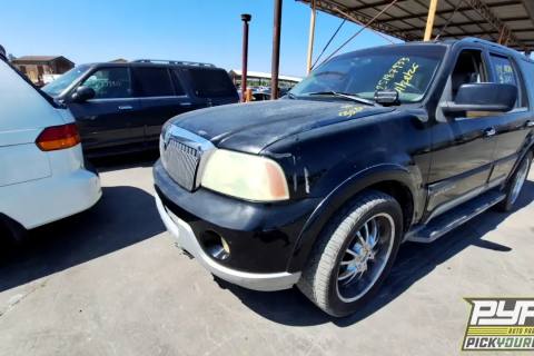 Photo of 2004 Lincoln Navigator
