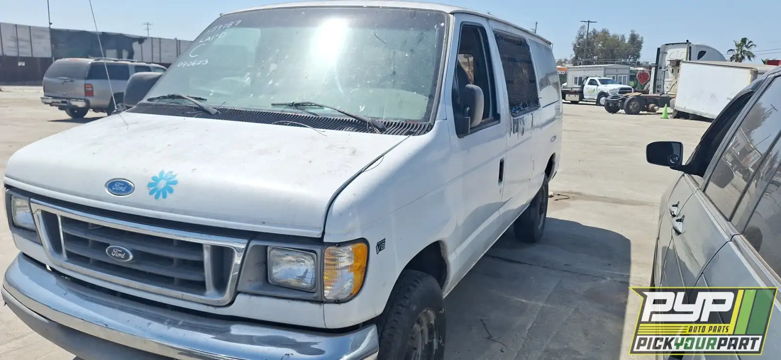 Photo of 1997 Ford E-350 Econoline Club Wagon
