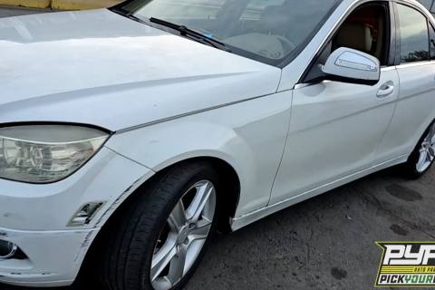 Photo of 2008 Mercedes-Benz C300