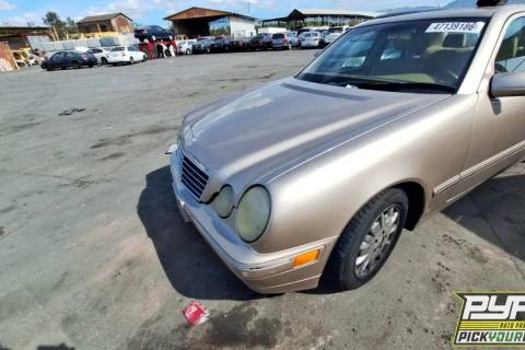 Photo of 2001 Mercedes-Benz E320