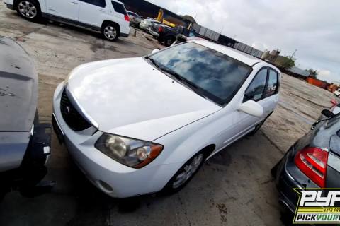 Photo of 2005 Kia Spectra5