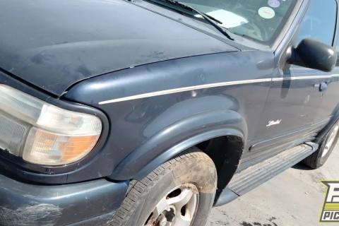 Photo of 1999 Ford Explorer