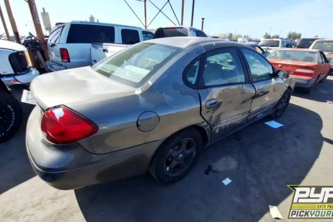 Photo of 2003 Ford Taurus