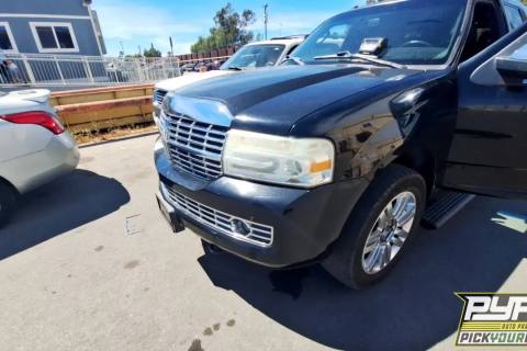 Photo of 2011 Lincoln Navigator