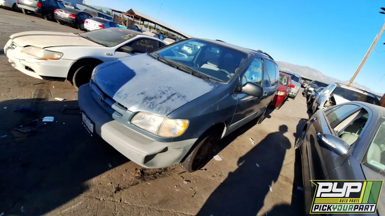 Photo of 2000 Toyota Sienna