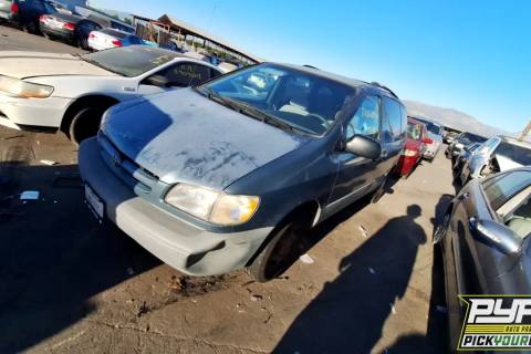 Photo of 2000 Toyota Sienna