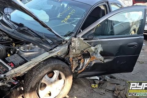 Photo of 2005 Dodge Stratus