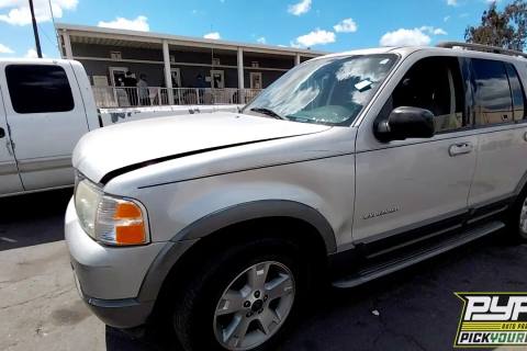 Photo of 2004 Ford Explorer