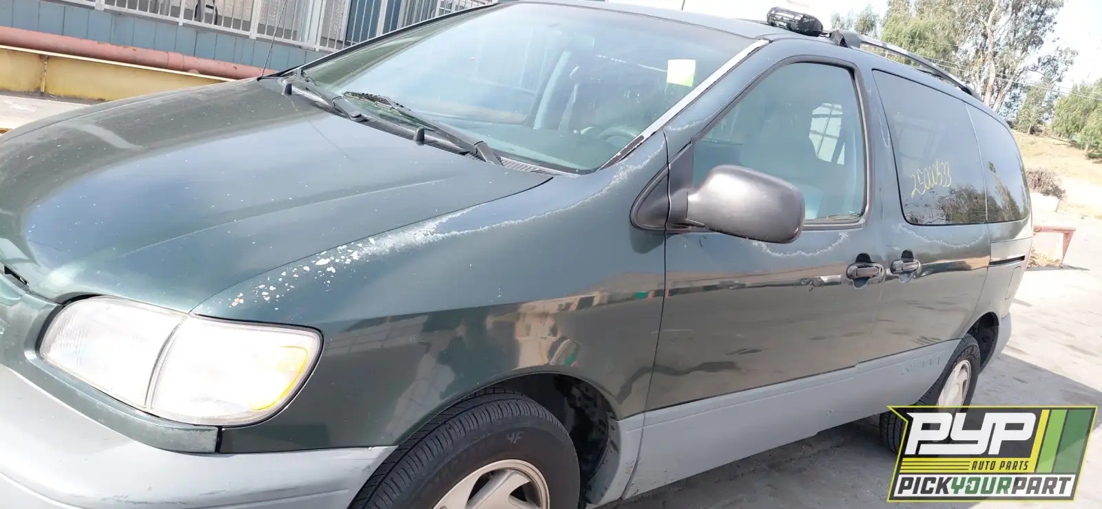 Photo of 1999 Toyota Sienna