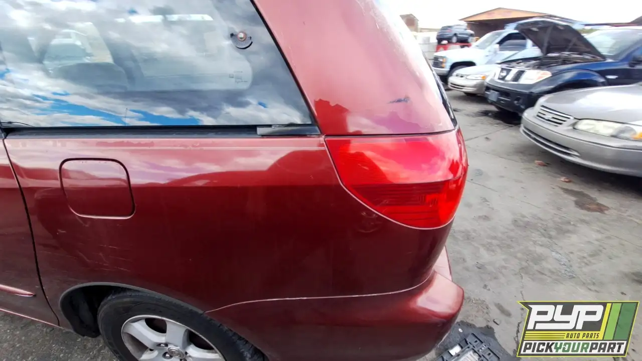 Photo of 2004 Toyota Sienna