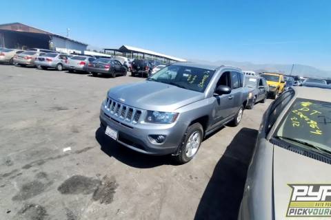 Photo of 2015 Jeep Compass