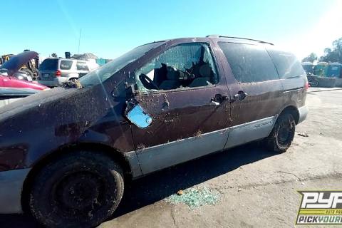 Photo of 2000 Toyota Sienna