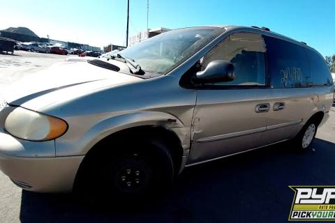 Photo of 2002 Chrysler Town & Country